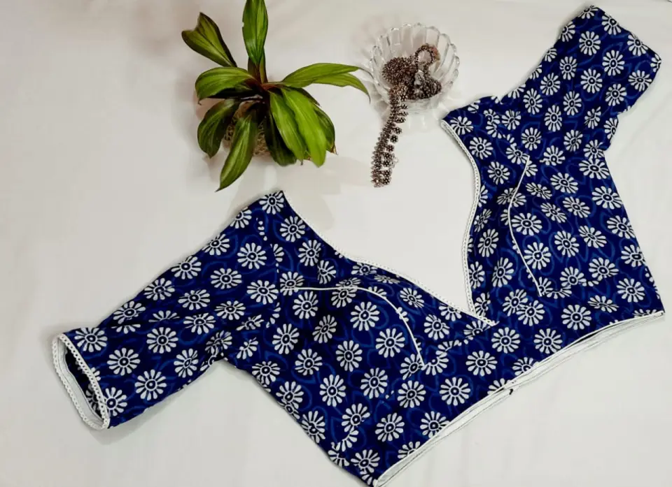 Sweetheart Neck Princess Cut Blouse